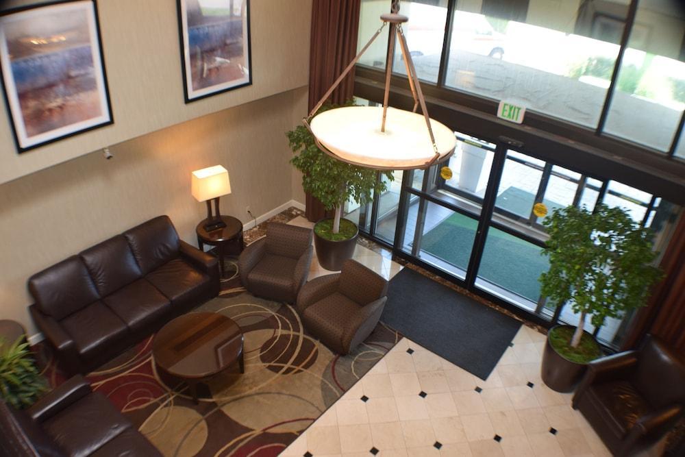 Hotel Doubletree By Hilton St. Louis Airport, Mo Woodson Terrace Exterior foto
