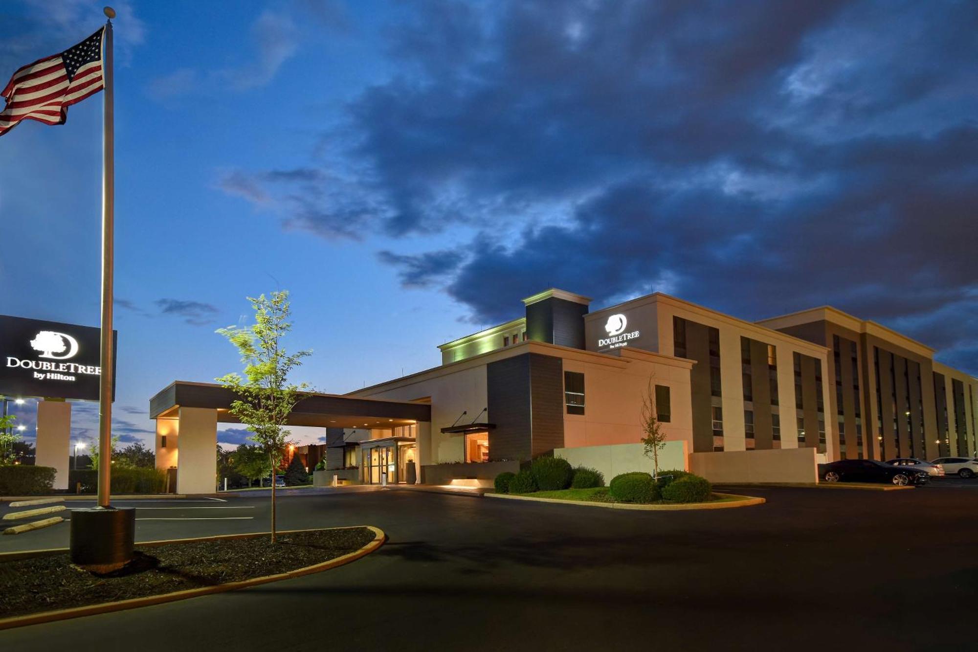 Hotel Doubletree By Hilton St. Louis Airport, Mo Woodson Terrace Exterior foto