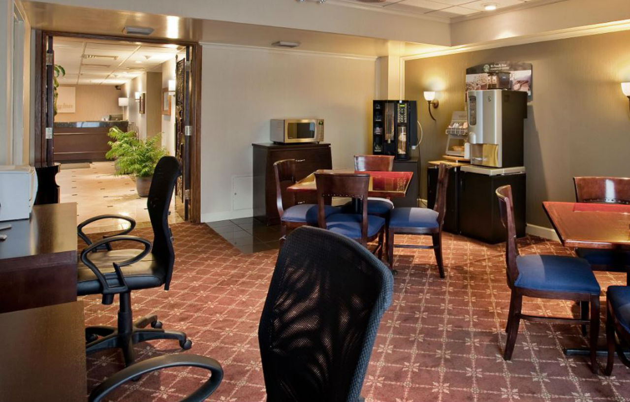 Hotel Doubletree By Hilton St. Louis Airport, Mo Woodson Terrace Exterior foto
